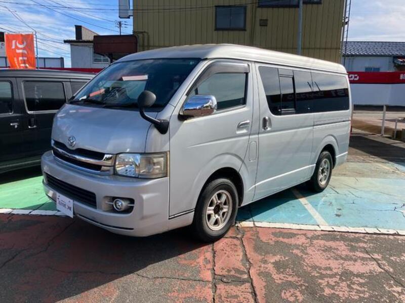 TOYOTA HIACE WAGON