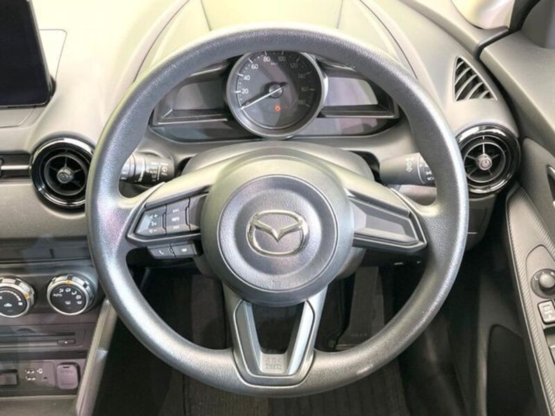 MAZDA2