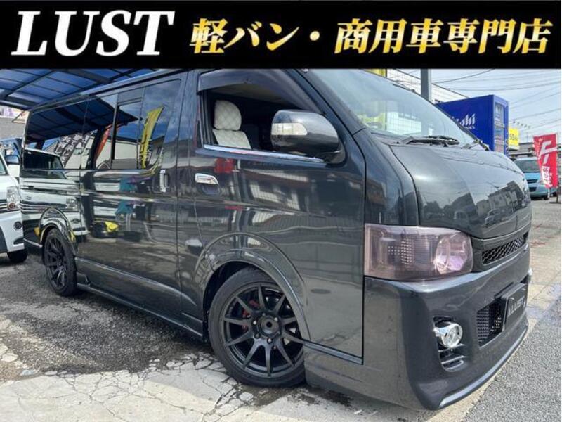 TOYOTA HIACE VAN