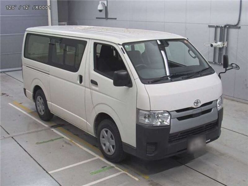 TOYOTA HIACE