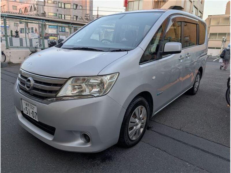 NISSAN SERENA