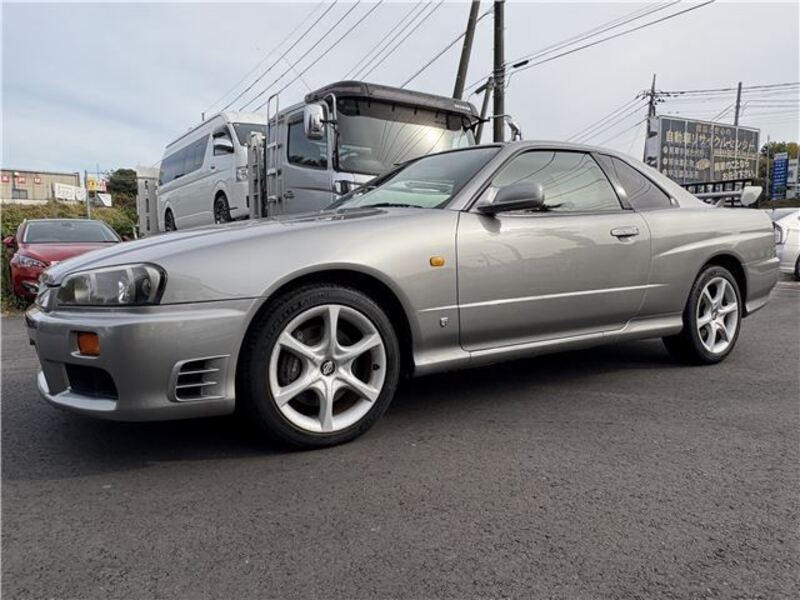 NISSAN SKYLINE