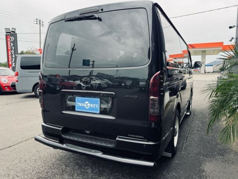 HIACE VAN