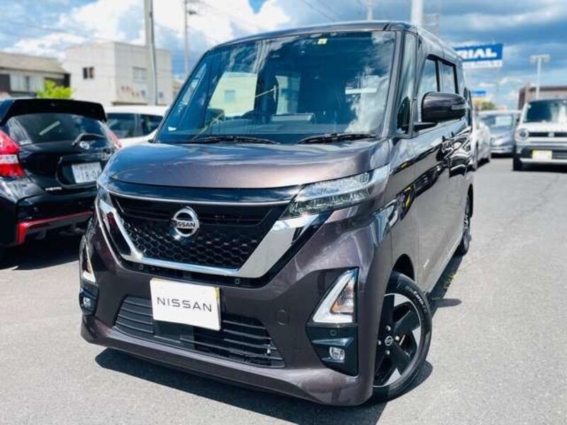 NISSAN ROOX