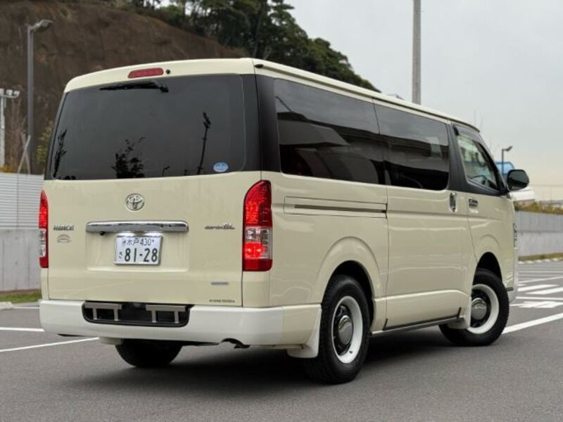 HIACE VAN