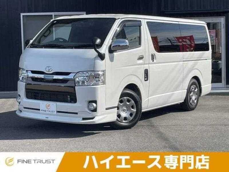 TOYOTA HIACE VAN