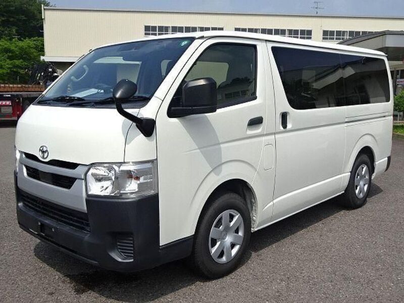 TOYOTA HIACE