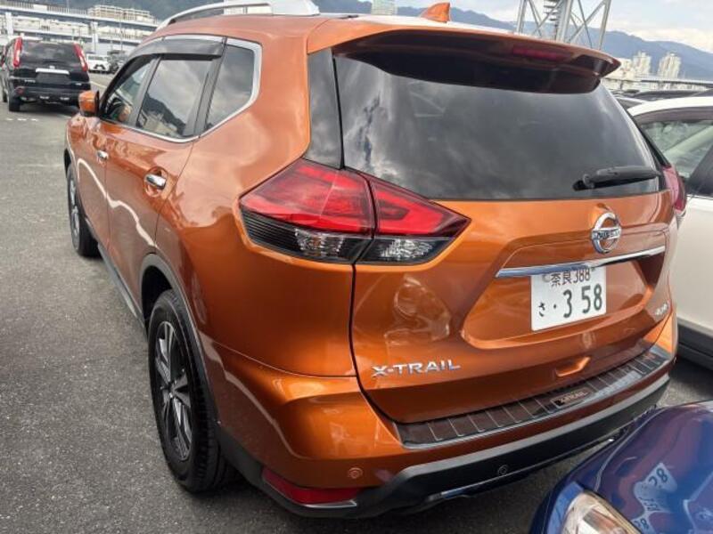X-TRAIL