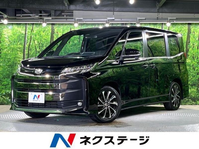 TOYOTA NOAH