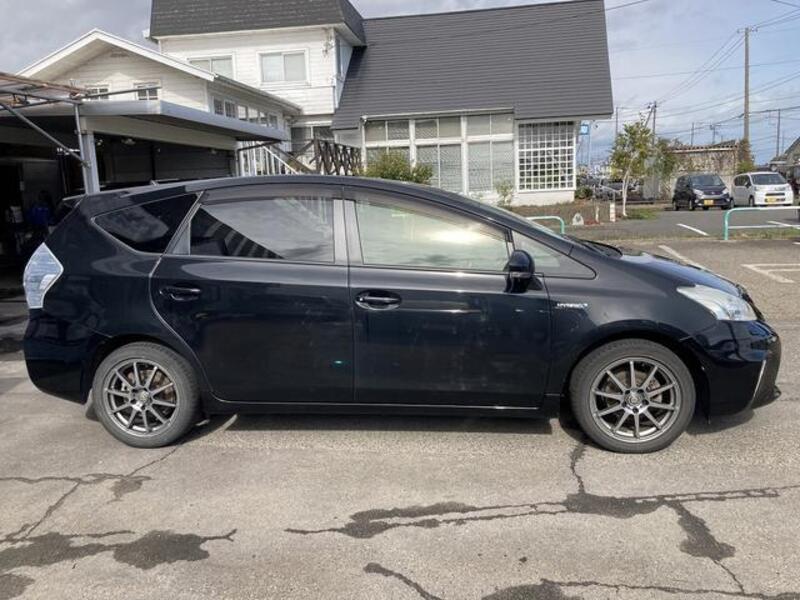 PRIUS ALPHA