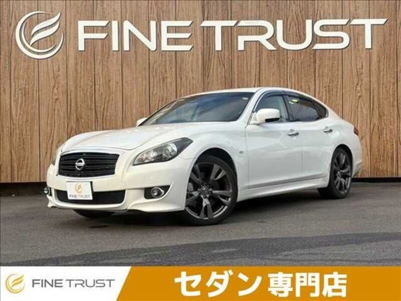 NISSAN FUGA