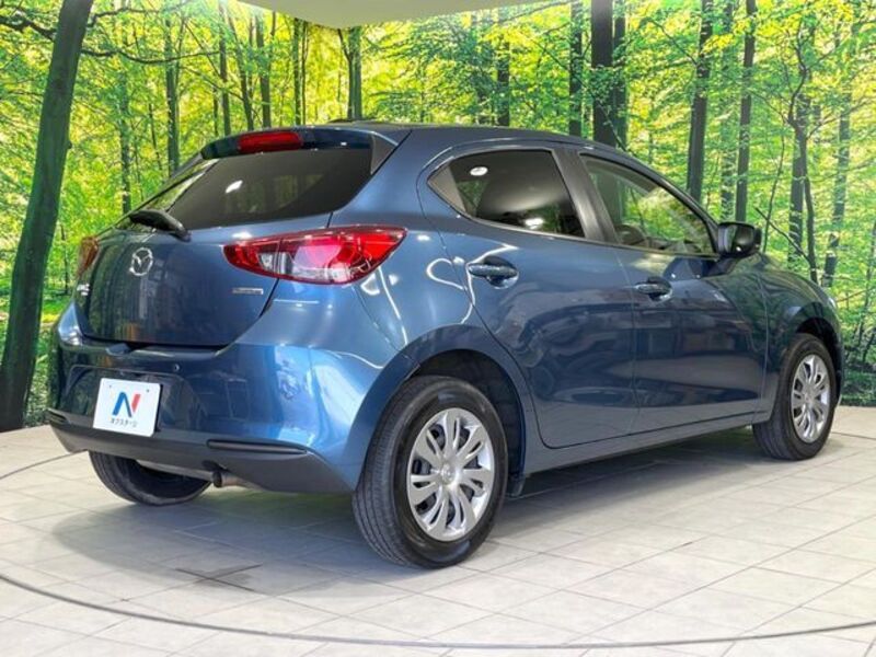 MAZDA2