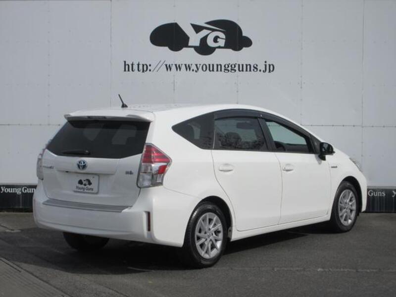 PRIUS ALPHA