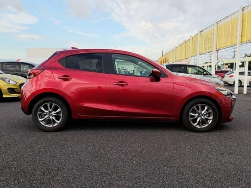 MAZDA2