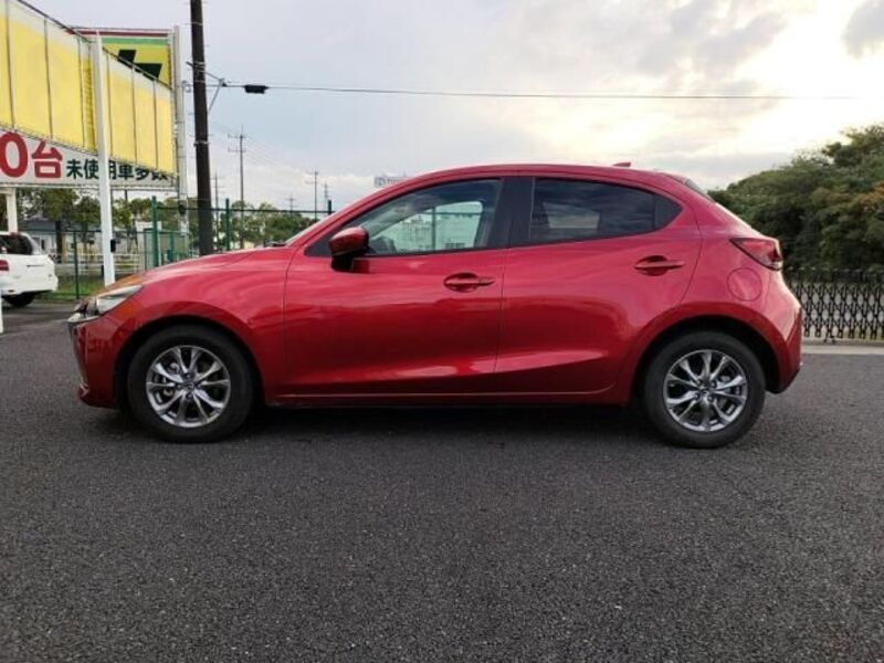 MAZDA2