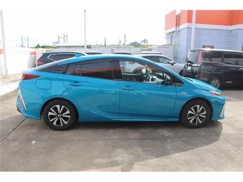 PRIUS PHV