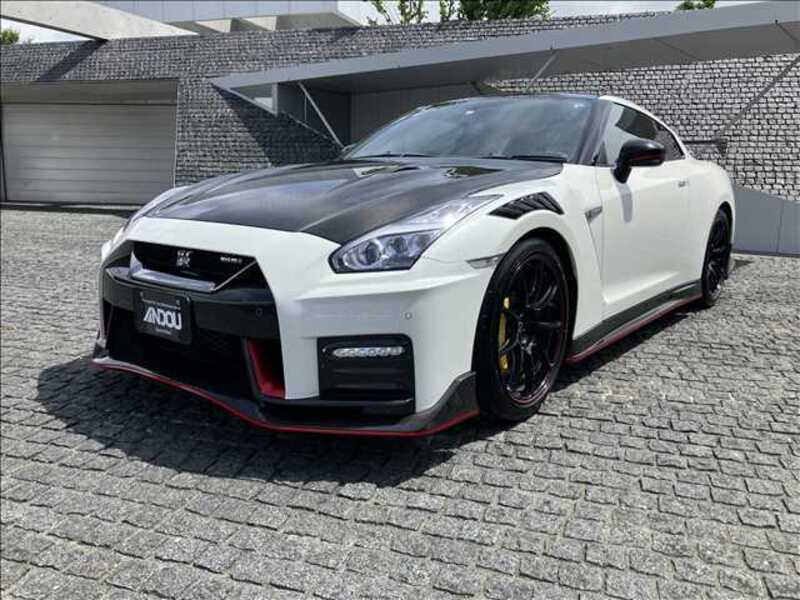 NISSAN GT-R