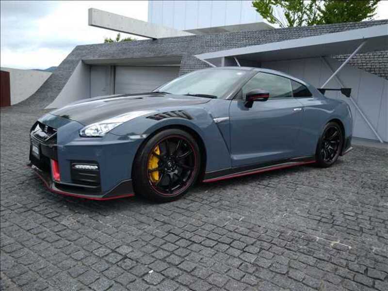 NISSAN GT-R
