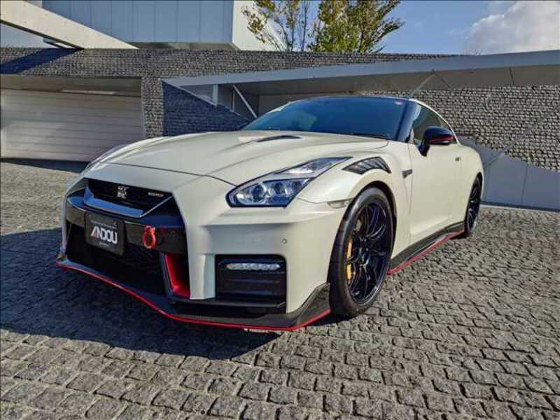 NISSAN GT-R
