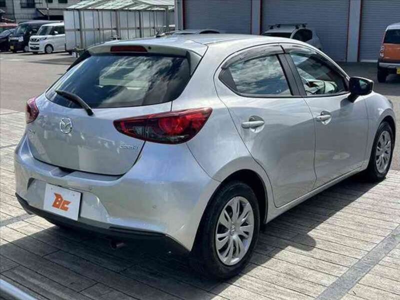 MAZDA2