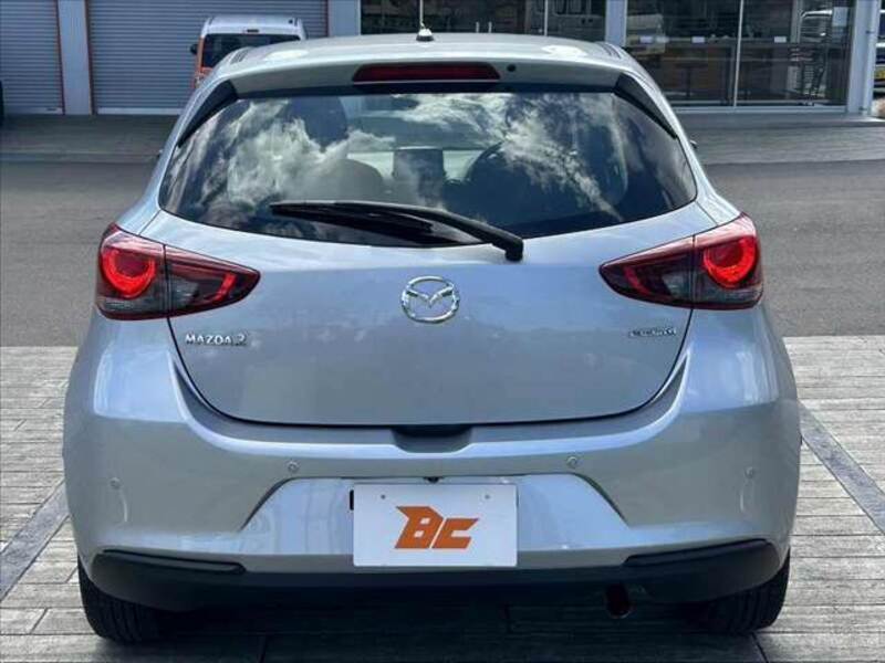 MAZDA2