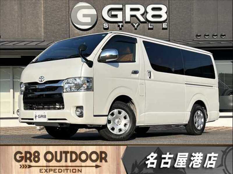 TOYOTA HIACE VAN
