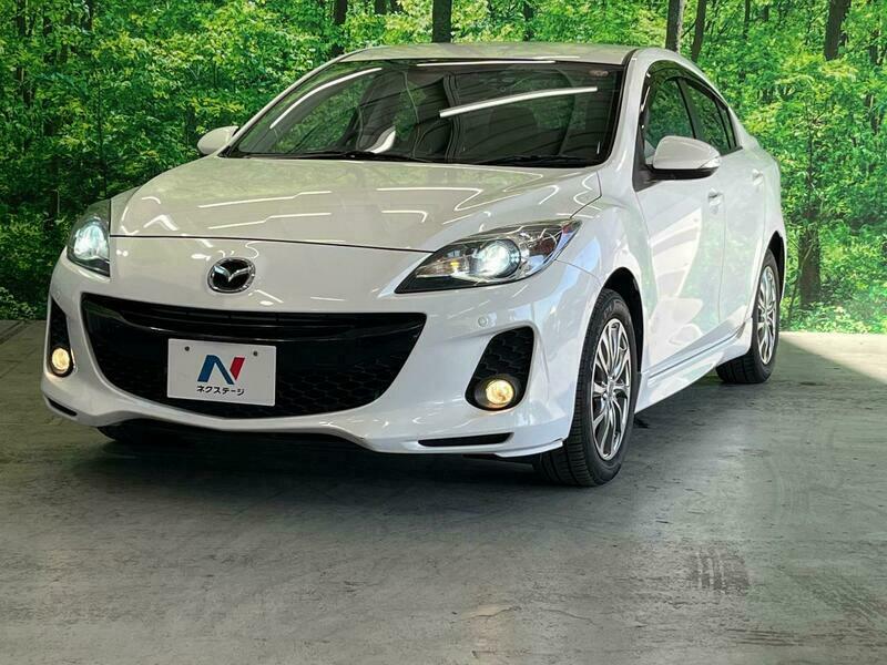 MAZDA　AXELA