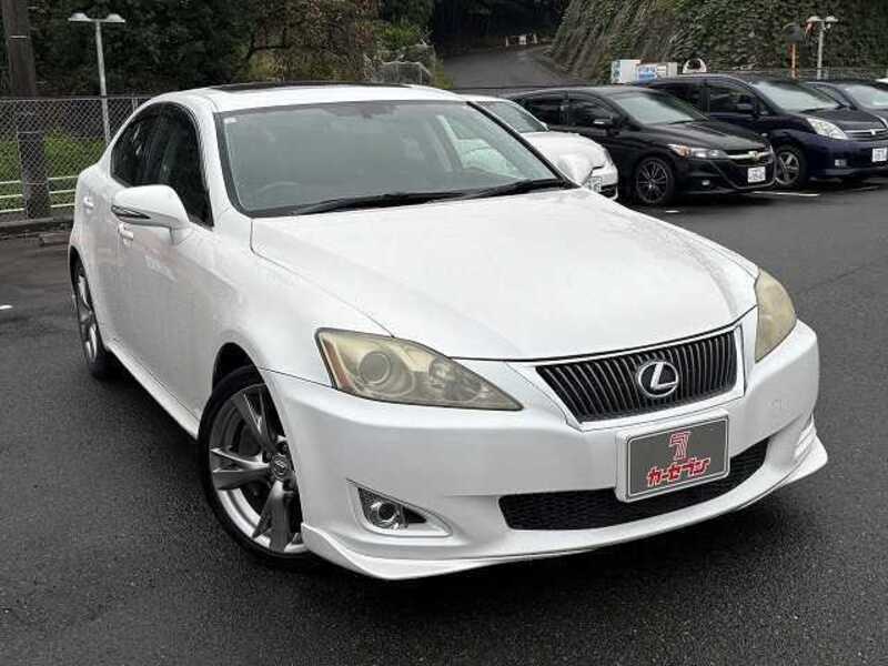 LEXUS IS