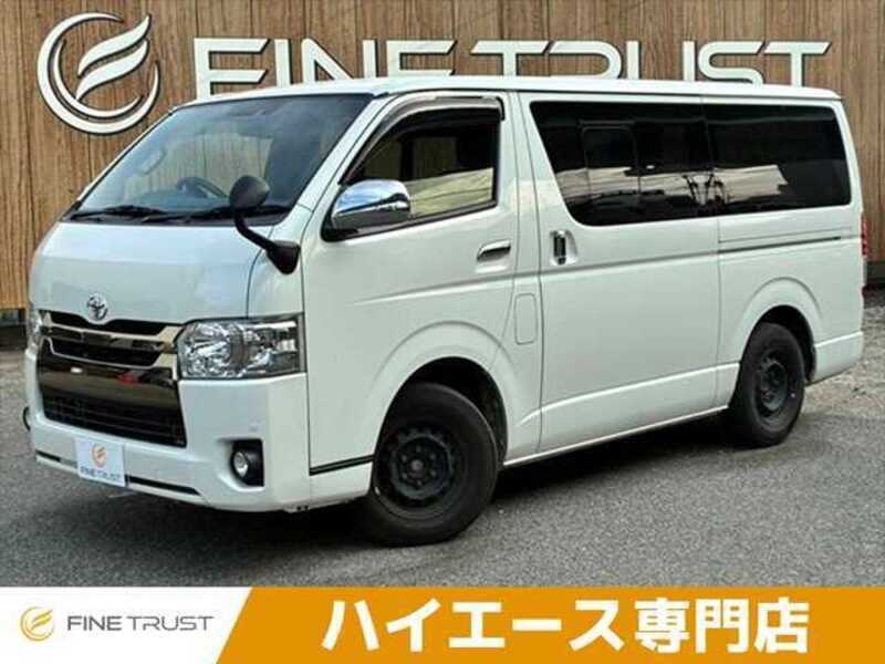 TOYOTA HIACE VAN