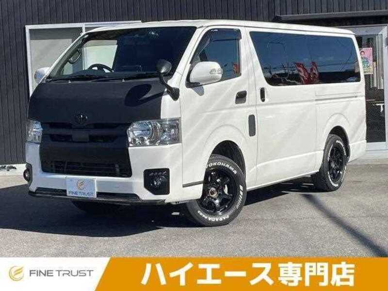 TOYOTA HIACE VAN