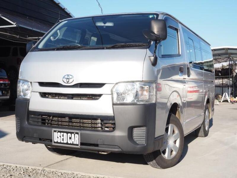TOYOTA HIACE VAN