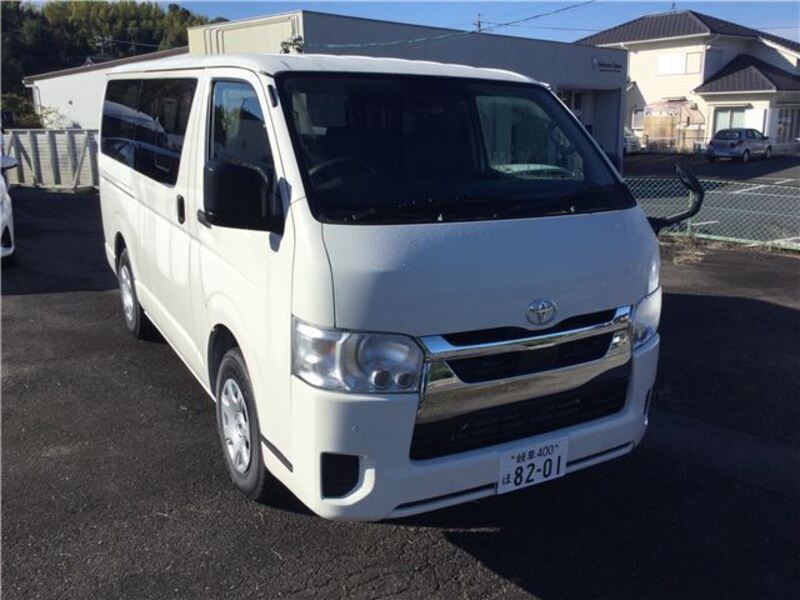 TOYOTA HIACE VAN