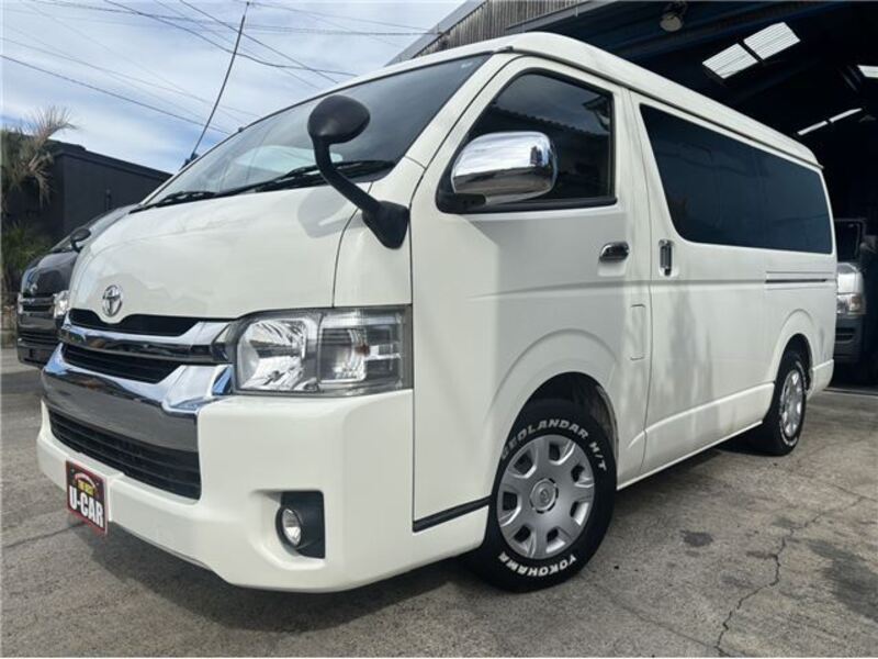 TOYOTA HIACE VAN
