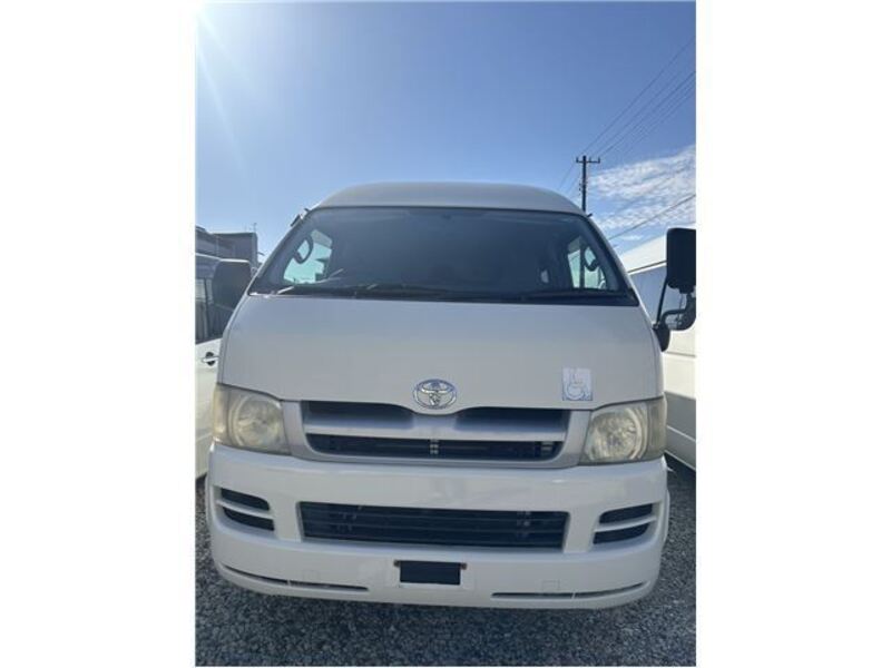 TOYOTA HIACE