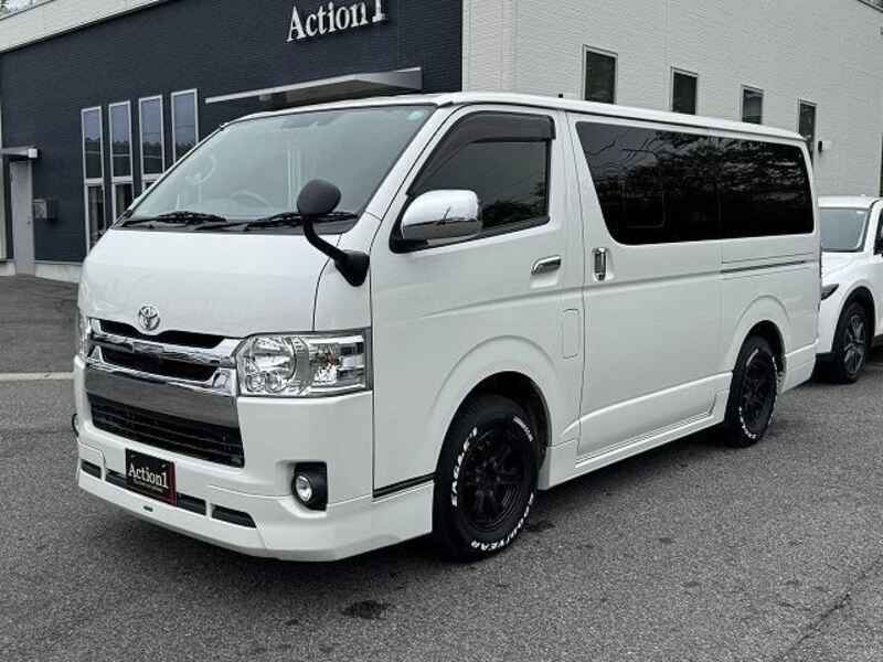 TOYOTA HIACE VAN