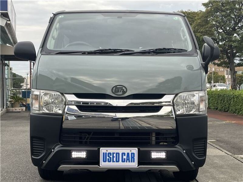 TOYOTA HIACE