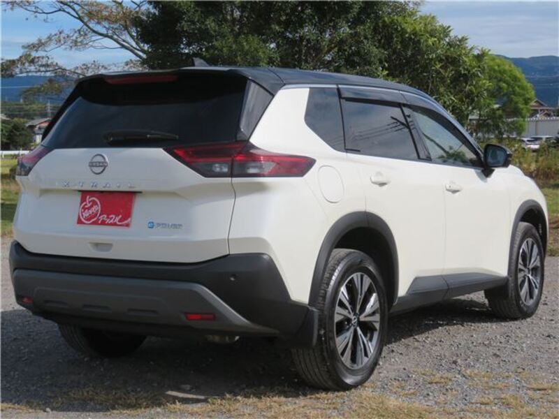 X-TRAIL