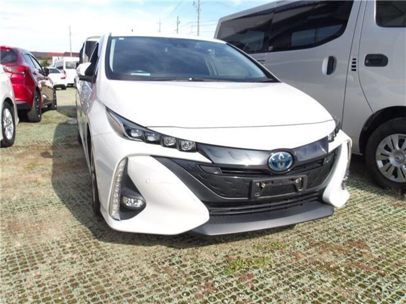 TOYOTA PRIUS PHV