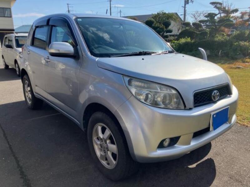 TOYOTA RUSH