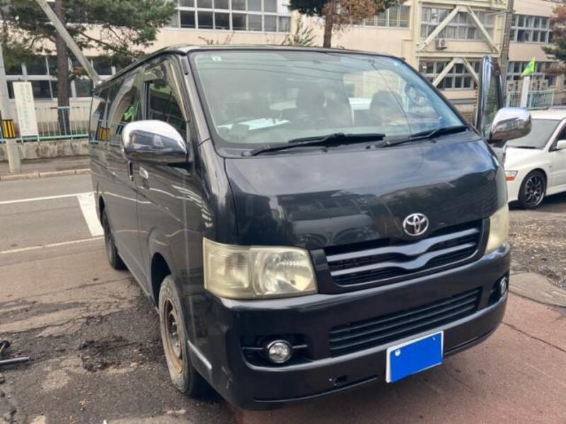 TOYOTA HIACE VAN