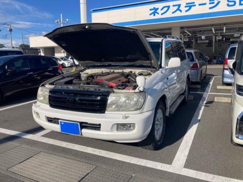 TOYOTA LAND CRUISER
