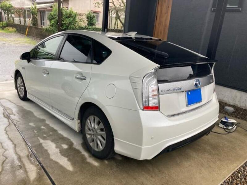 PRIUS PHV