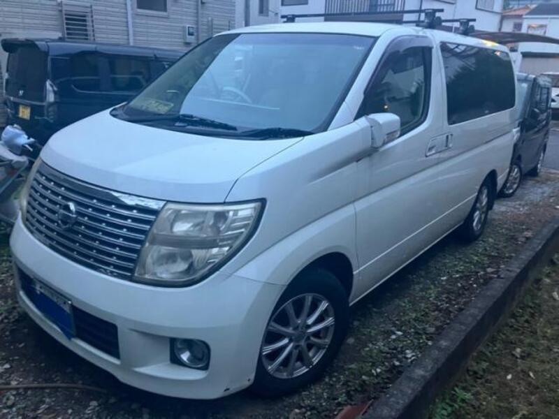 NISSAN ELGRAND