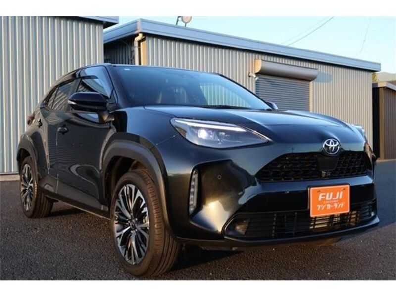 YARIS CROSS