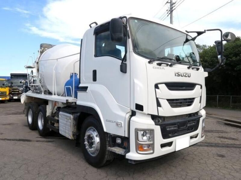 ISUZU GIGA