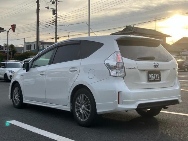 PRIUS ALPHA