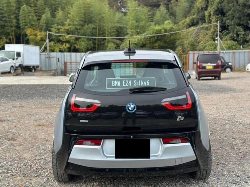 i3
