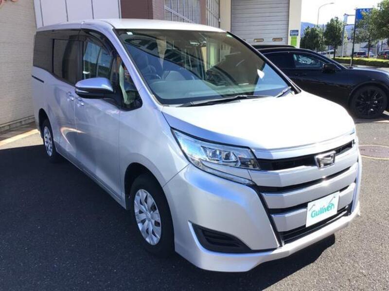 TOYOTA NOAH