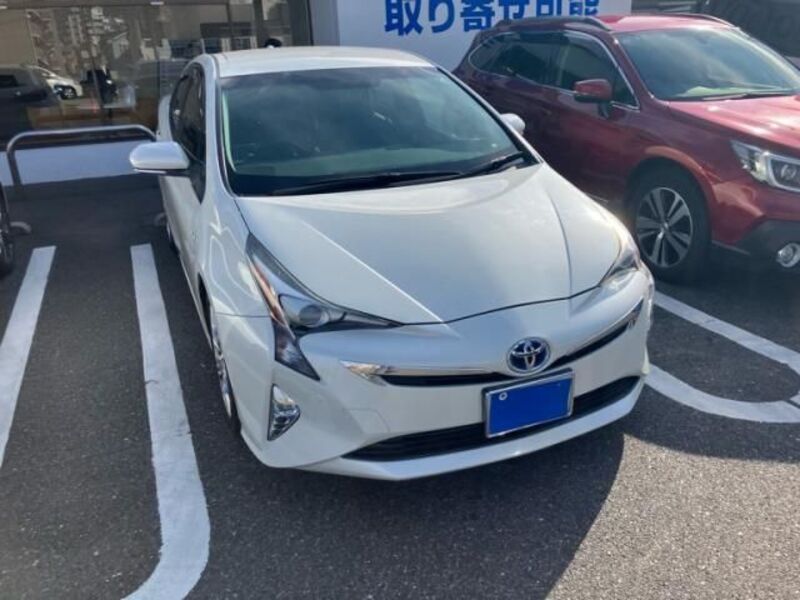 TOYOTA PRIUS