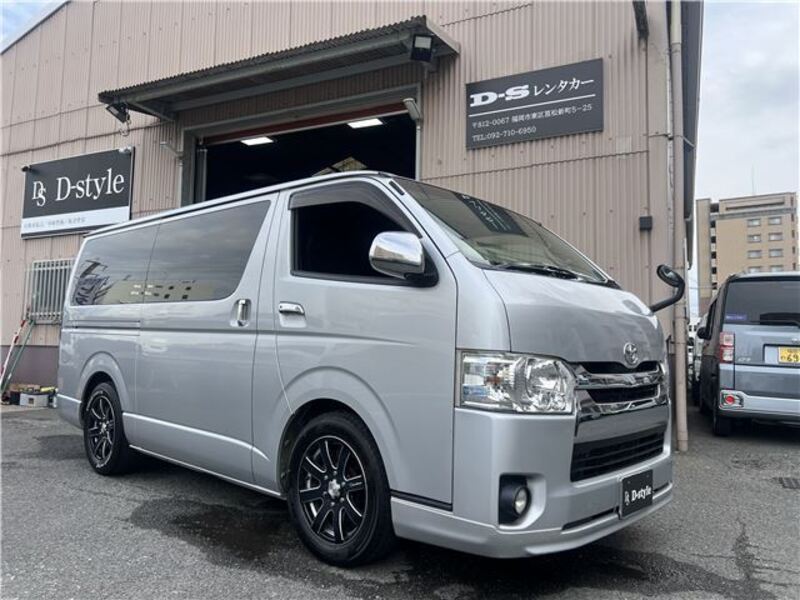TOYOTA HIACE